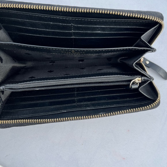 kate spade Penn Place Embossed Neda Wallet Excellent Condition Zip Around Wallet - Picture 6 of 7